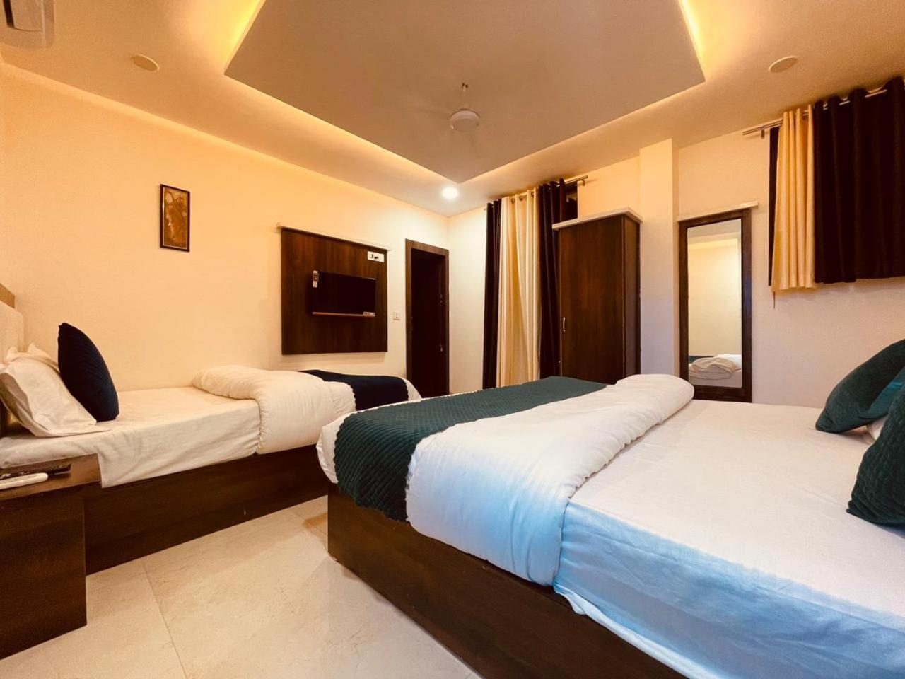 Wooibhotels The Divine Ganga Haridwār Esterno foto