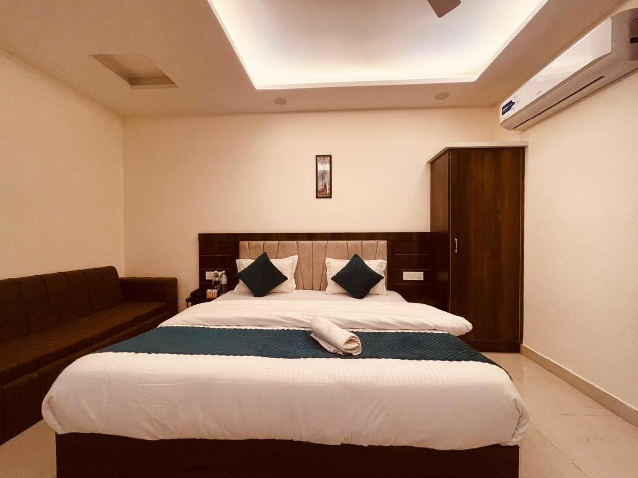Wooibhotels The Divine Ganga Haridwār Esterno foto
