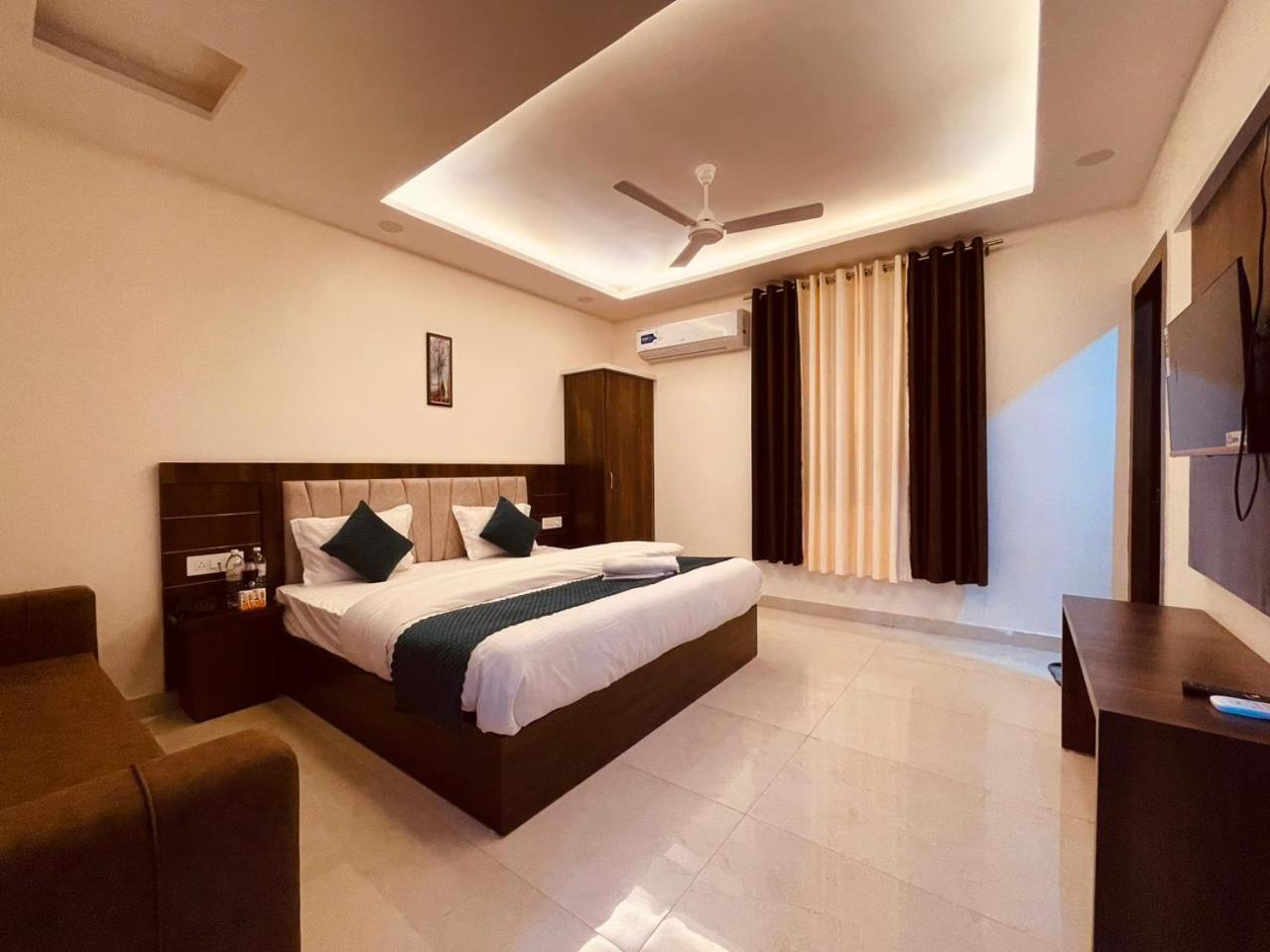 Wooibhotels The Divine Ganga Haridwār Esterno foto